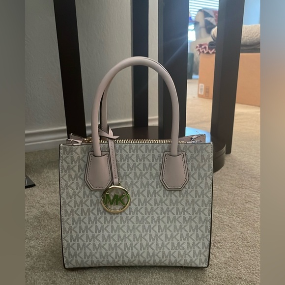 Michael Kors Mini - Picture 2 of 6